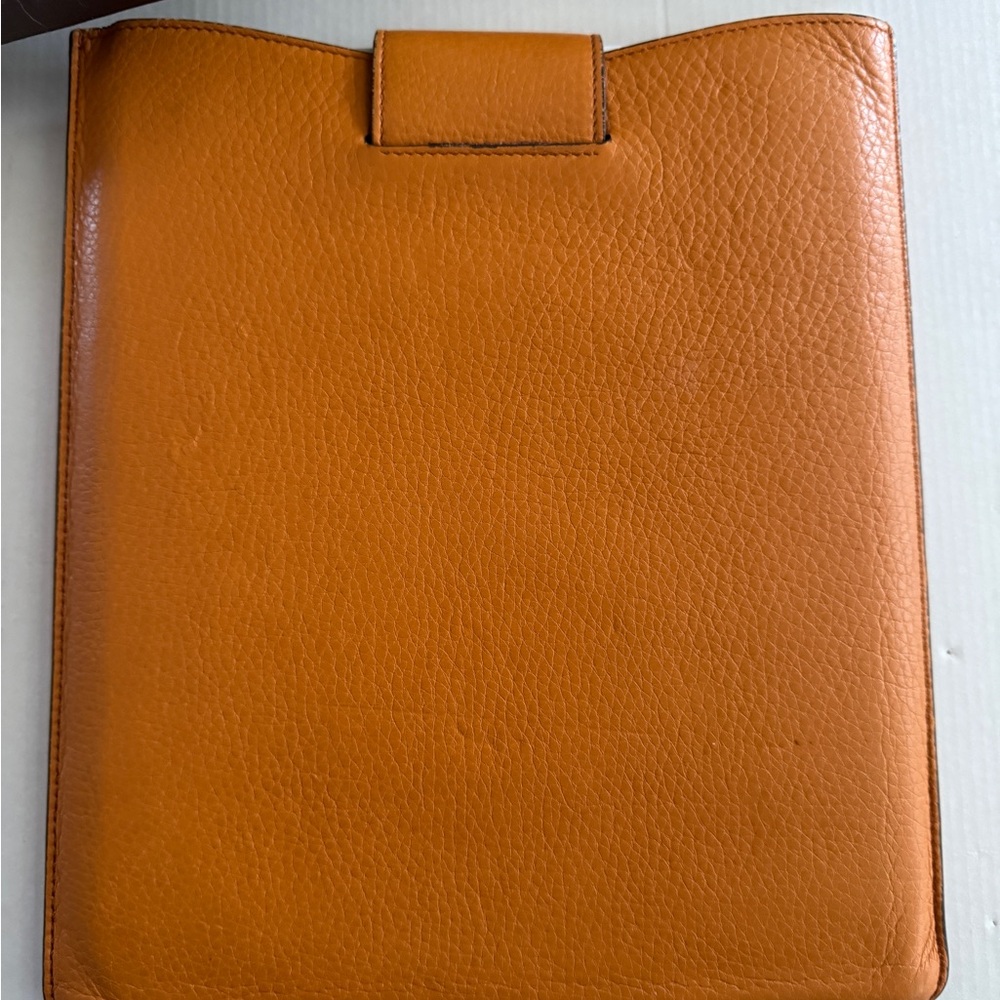 Gucci Orange Leather Sleeve - Picture 2 of 8